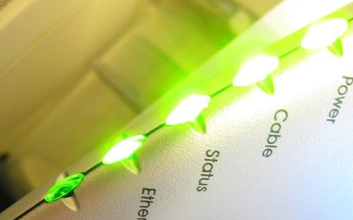 Почему мигает зеленым цветом. Зеленый индикатор. Зеленый индикатор записи. Интернет моргает зелено оранжевый. Роутер какие лампочки должны светиться.
